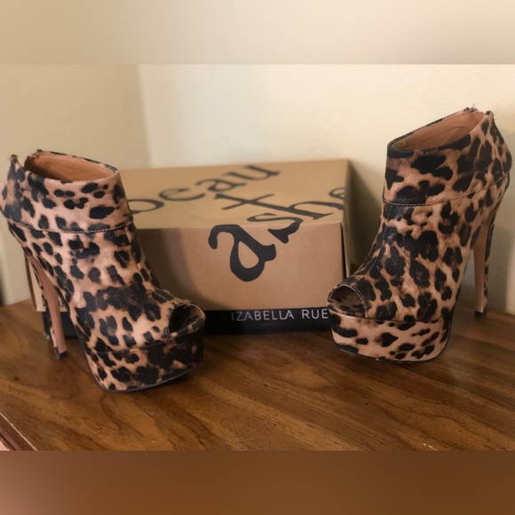 Heels - Picture 2 of 5